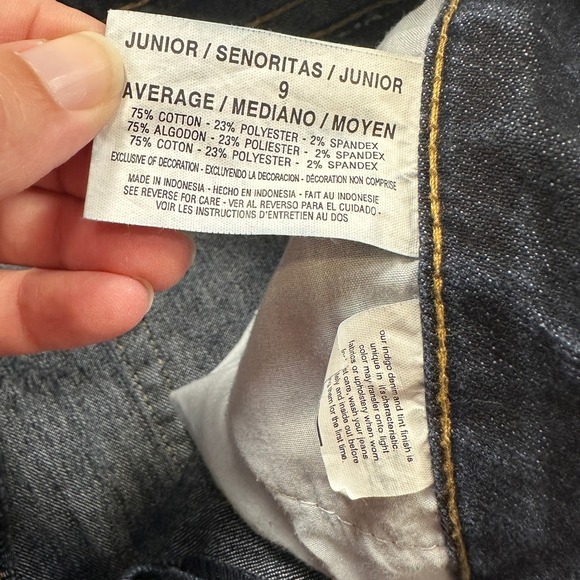 VTG Grane Flare Leg Jeans Dark Wash Hummingbird Embroidered Y2K Denim Junior 9 - Picture 8 of 9